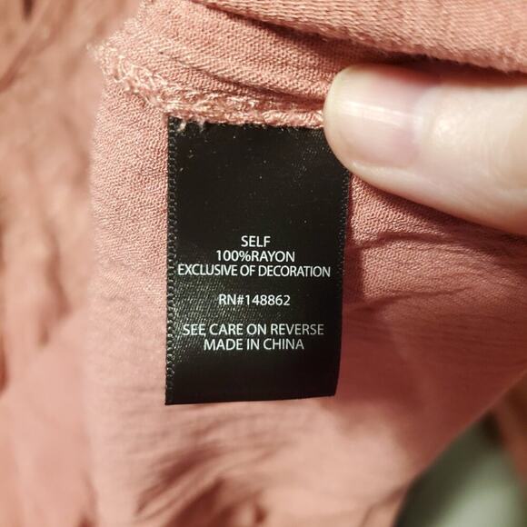 Torrid Dusty Pink Crinkle Gauze Embroidered V Neck Blouse Top - Picture 8 of 11